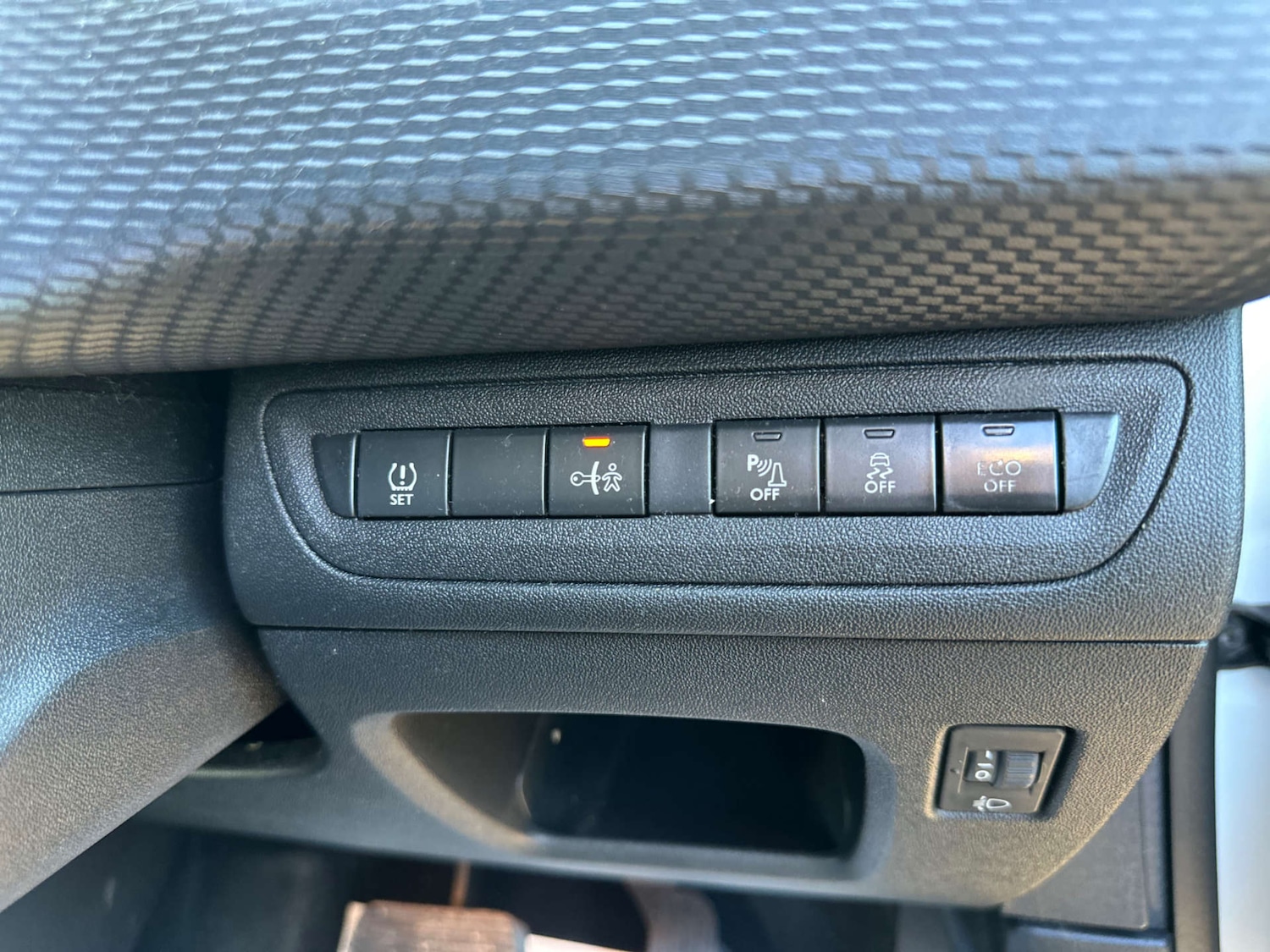 Used Peugeot 2008 2014 for sale - 78080705: Photo 31