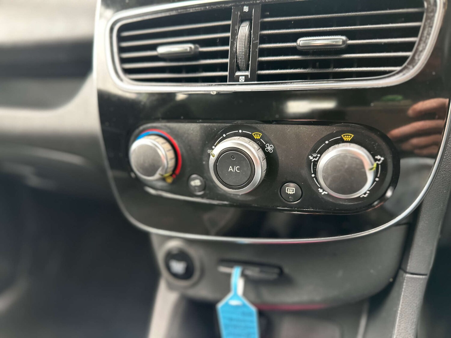 Used Renault Clio 2019 for sale - 77531854: Photo 20