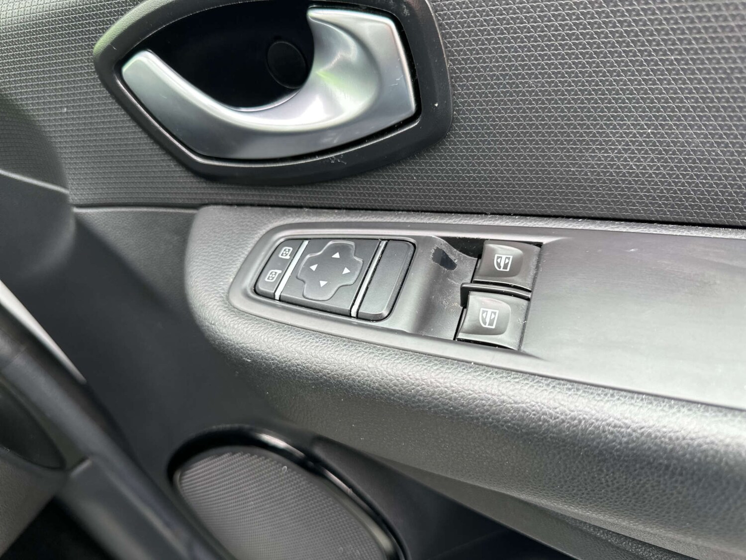 Used Renault Clio 2019 for sale - 77531854: Photo 30