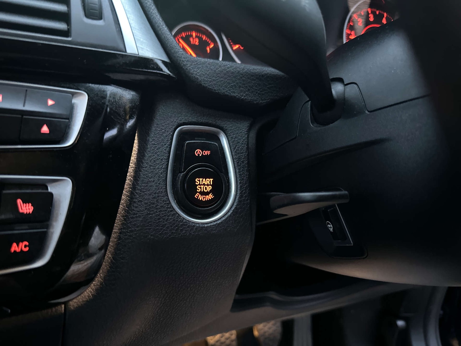 Used BMW 3 Series 2016 for sale - 76846791: Photo 32