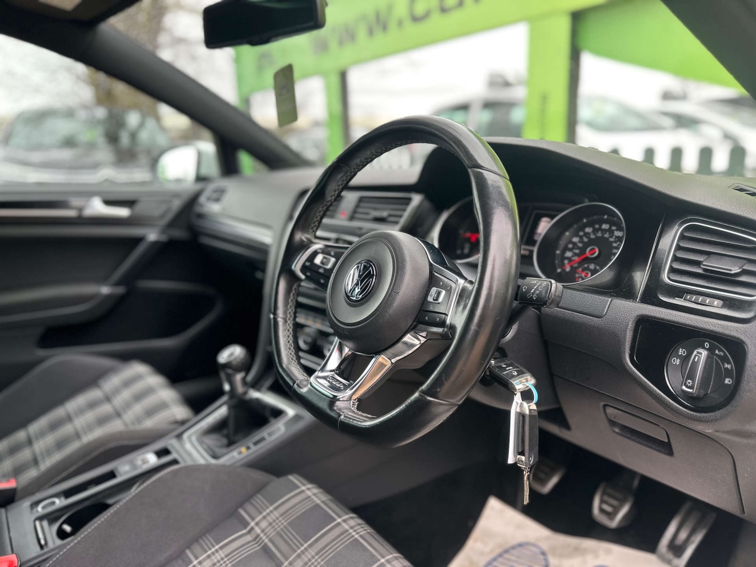 Used Volkswagen Golf 2014 for sale - 77636188: Photo 2