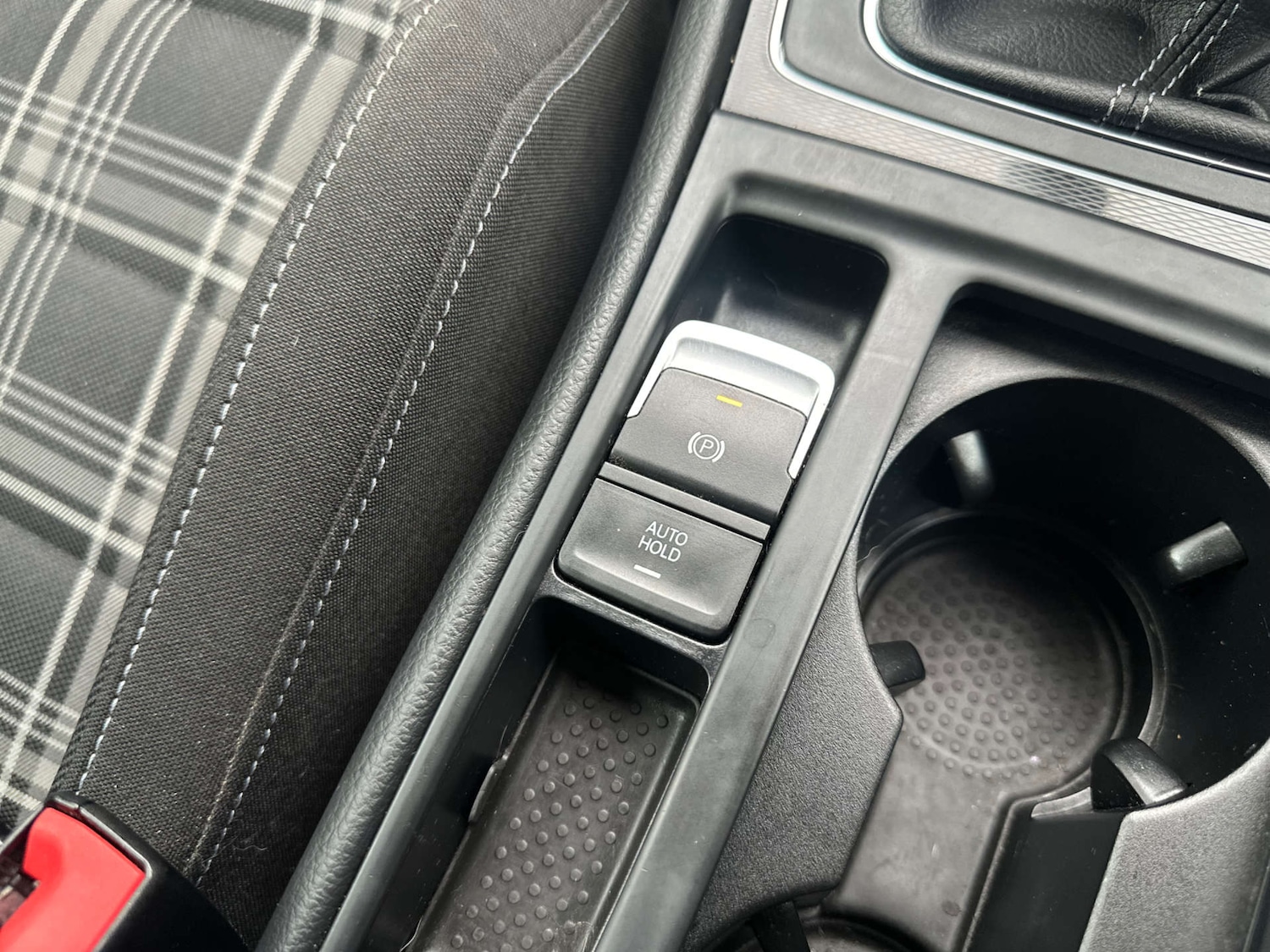 Used Volkswagen Golf 2014 for sale - 77636188: Photo 28