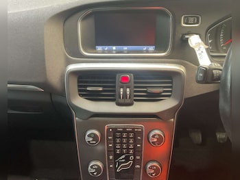 Used Volvo V40 2014 for sale - 76395555: Photo