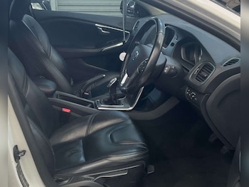 Used Volvo V40 2014 for sale - 76395555: Photo