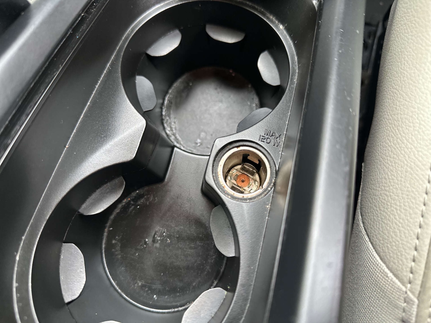 Used Volvo V40 2013 for sale - 77501214: Photo 24