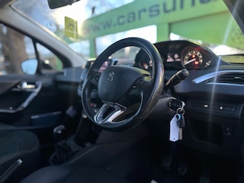 Used Peugeot 208 2017 for sale - 77058491: Photo