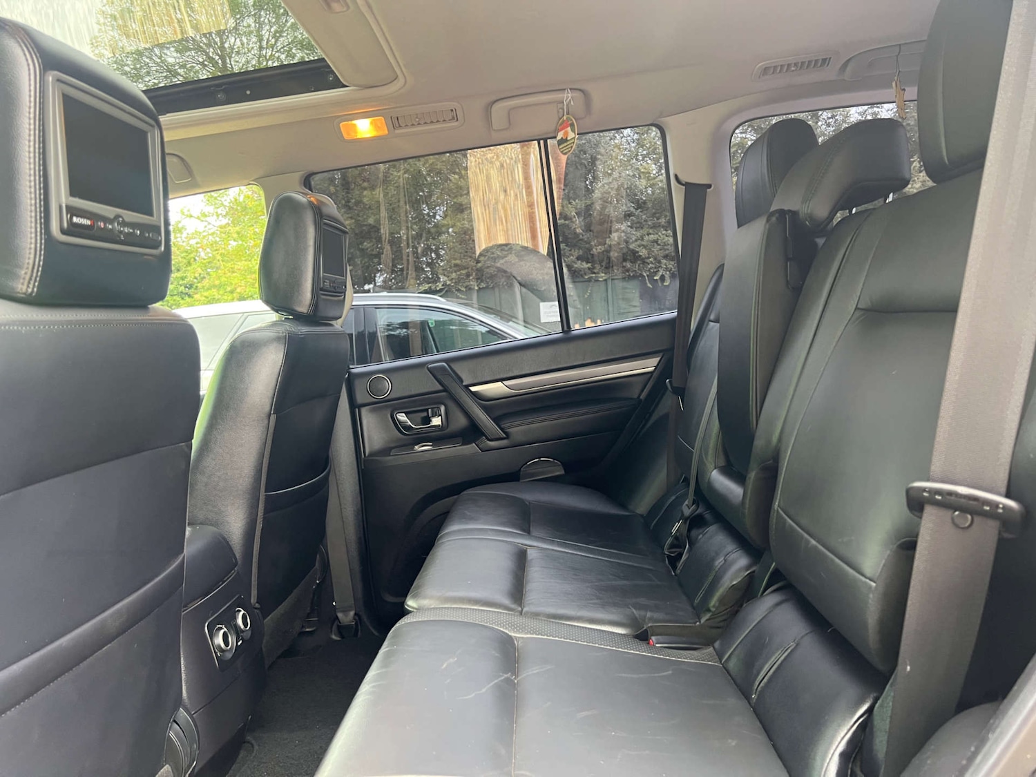 Used Mitsubishi Shogun 2010 for sale - 76391181: Photo 16