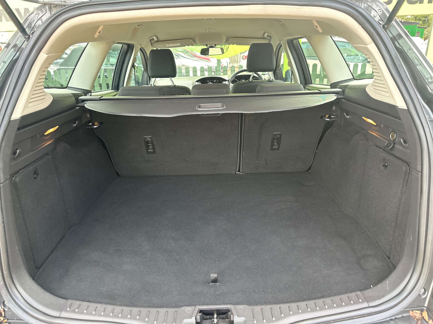 Used Ford Focus 2017 for sale - 76601627: Photo 16