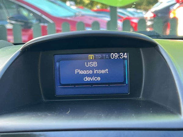 Used Ford Fiesta 2014 for sale - 75760899: Photo 4