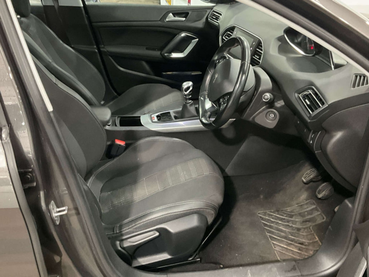 Used Peugeot 308 2018 for sale - 77765763: Photo 3