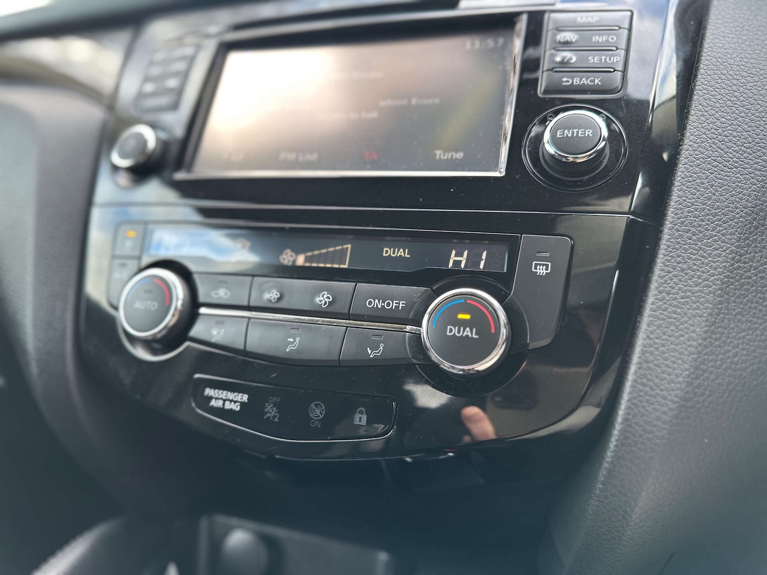 Used Nissan Qashqai 2017 for sale - 77276659: Photo 24