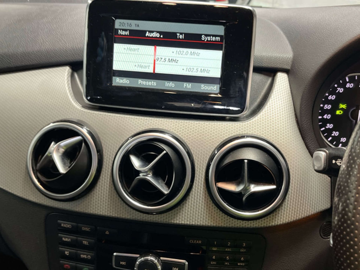 Used Mercedes-Benz B Class 2014 for sale - 77821710: Photo 2