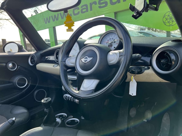 Used MINI Convertible 2010 for sale - 76277956: Photo 2