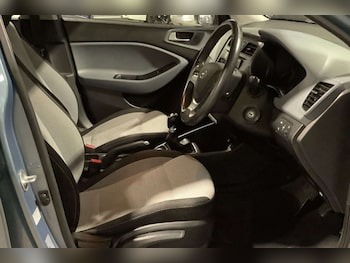 Used Hyundai i20 2015 for sale - 75606725: Photo