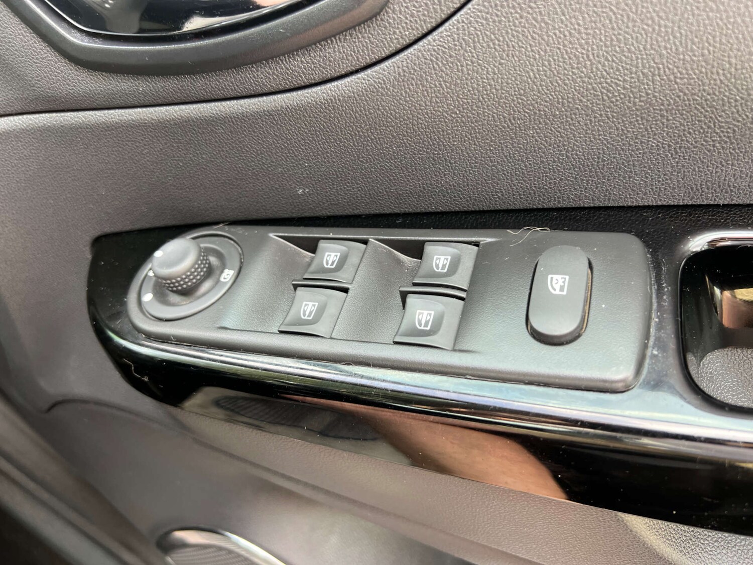 Used Renault Captur 2016 for sale - 75984069: Photo 30