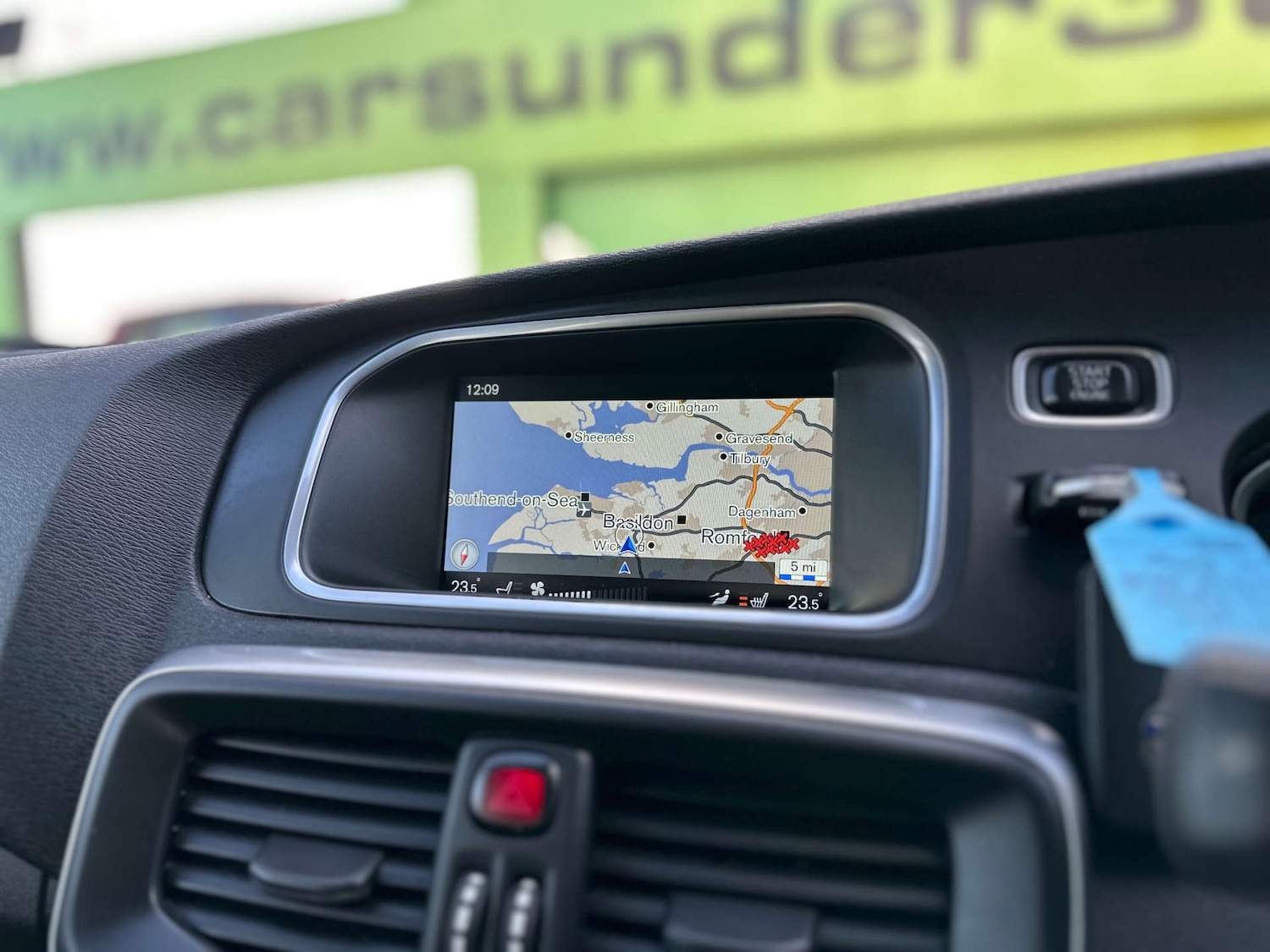 Used Volvo V40 2016 for sale - 77093742: Photo 2