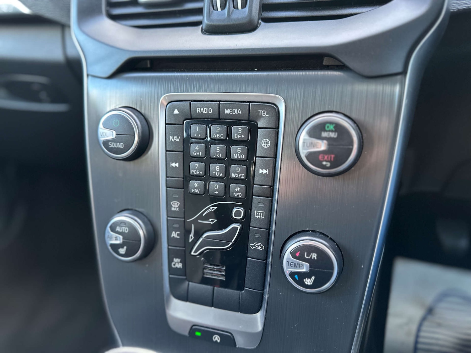 Used Volvo V40 2016 for sale - 77093742: Photo 20