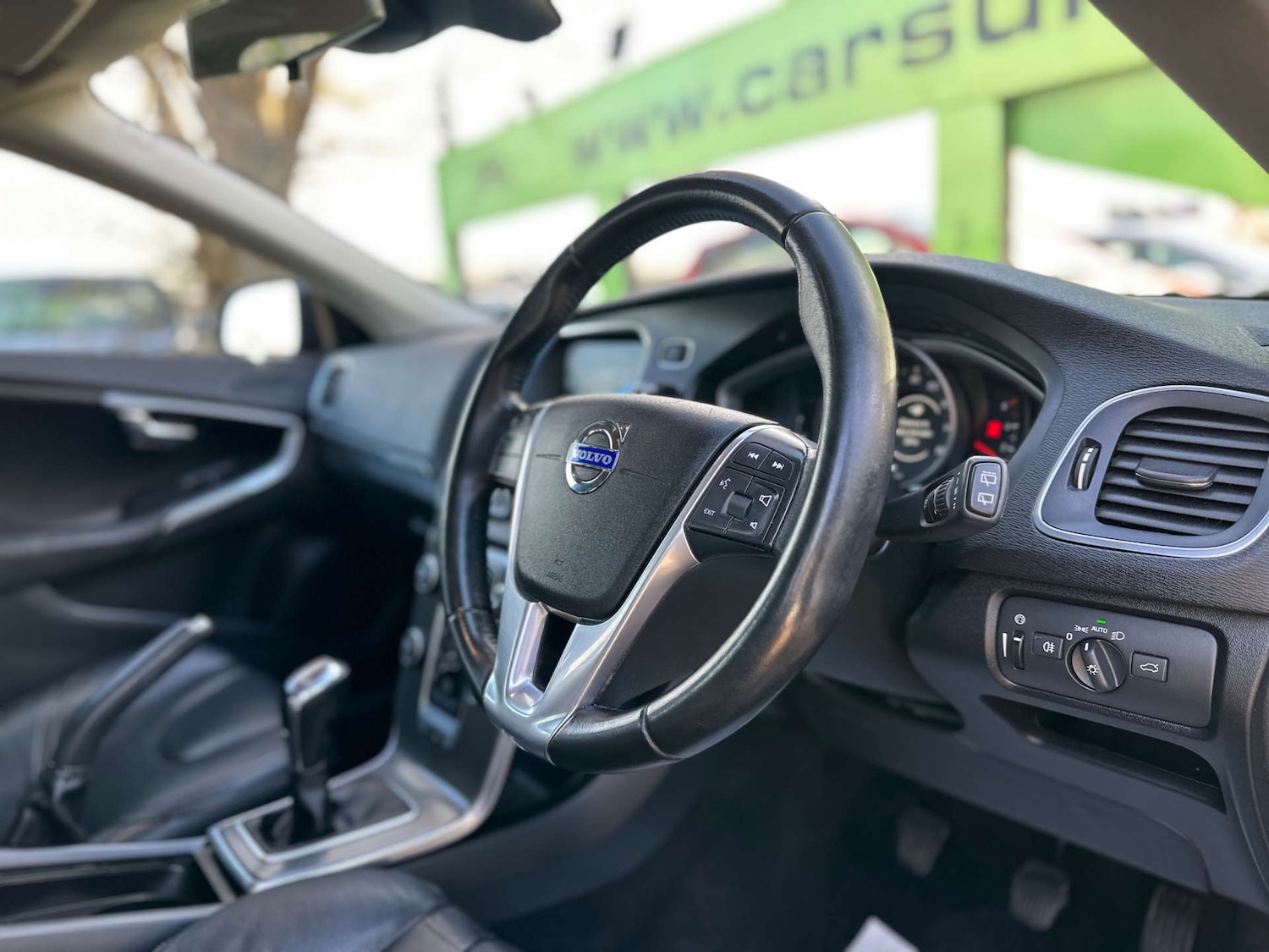 Used Volvo V40 2016 for sale - 77093742: Photo 4