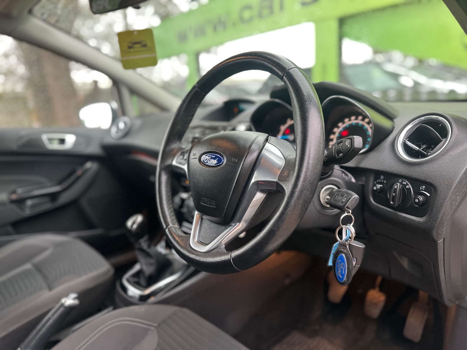 Used Ford Fiesta 2015 for sale - 76565658: Photo 2