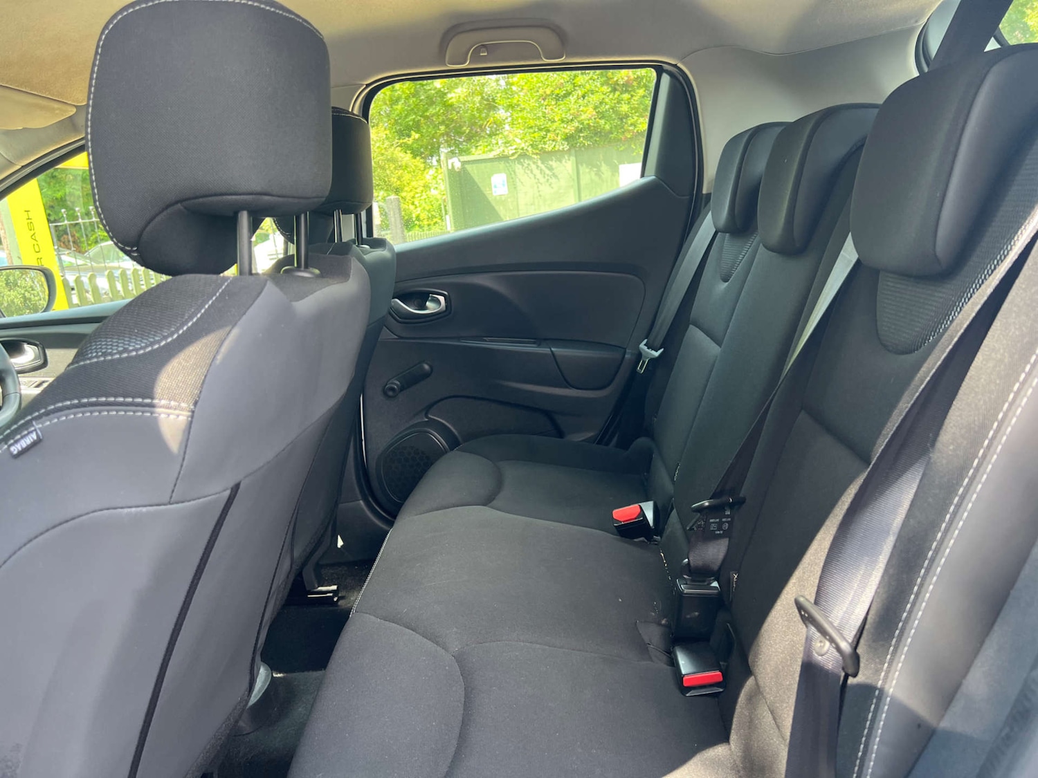 Used Renault Clio 2018 for sale - 76046397: Photo 16