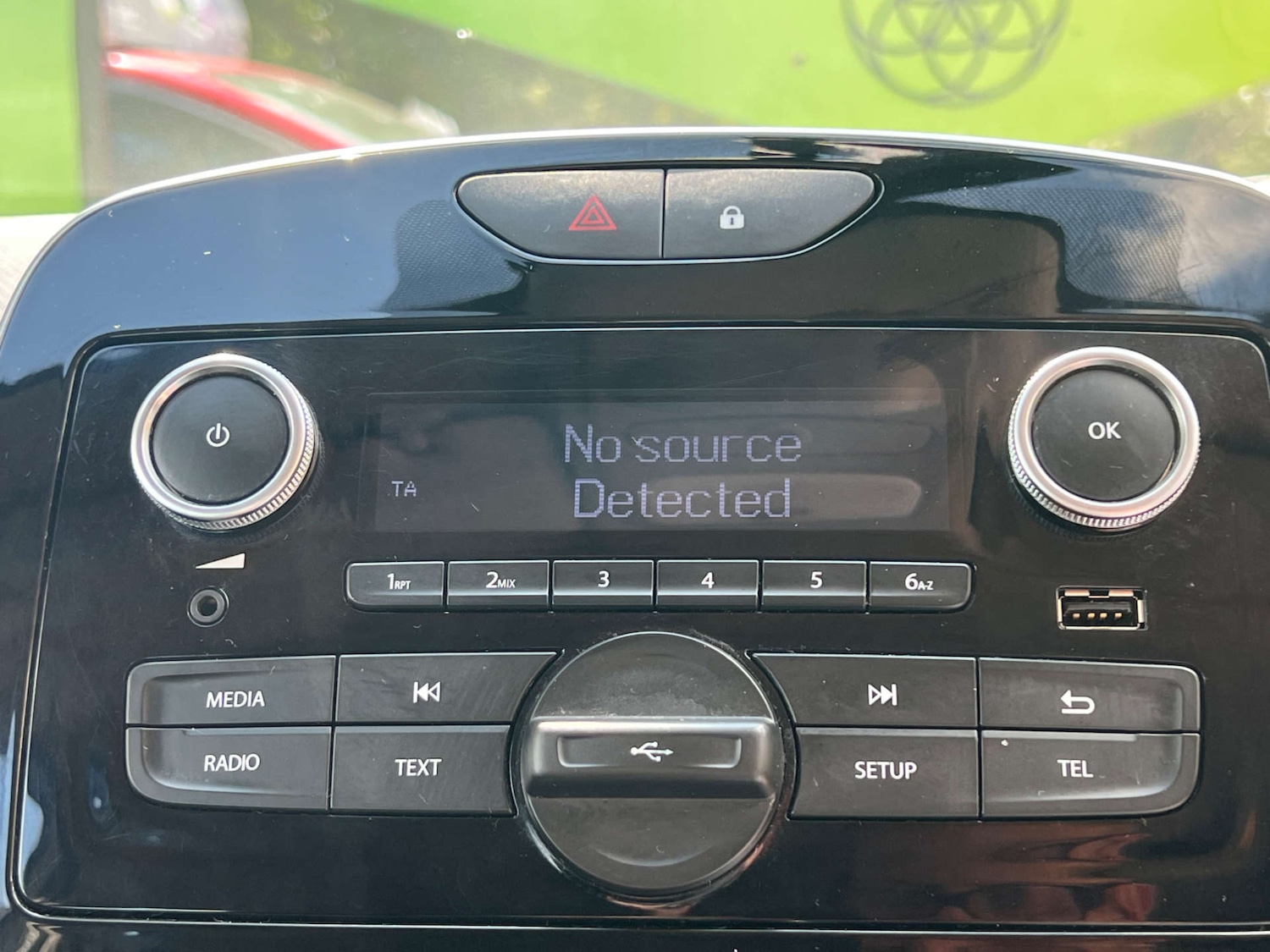 Used Renault Clio 2018 for sale - 76046397: Photo 18