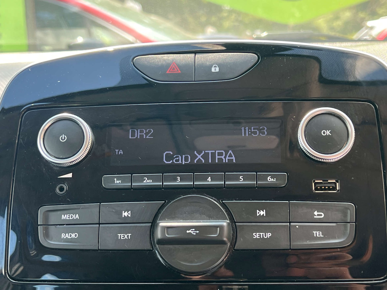 Used Renault Clio 2018 for sale - 76046397: Photo 19