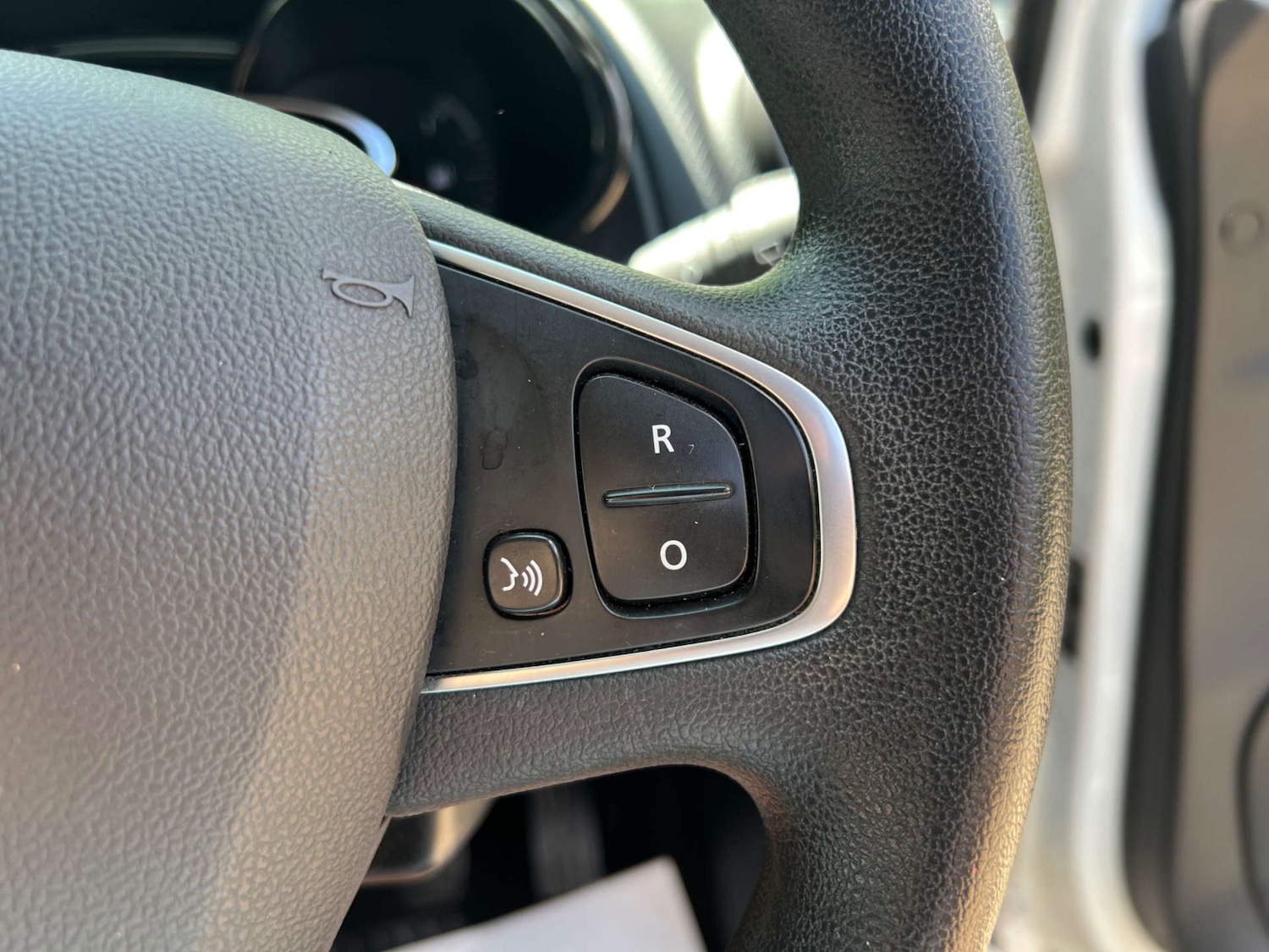 Used Renault Clio 2018 for sale - 76046397: Photo 23