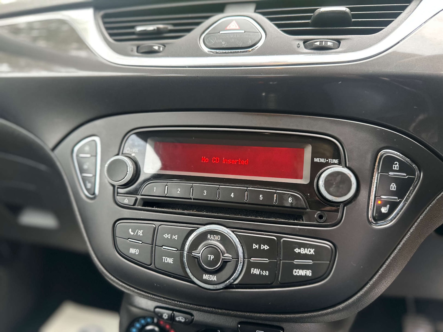 Used Vauxhall Corsa 2016 for sale - 76892268: Photo 3