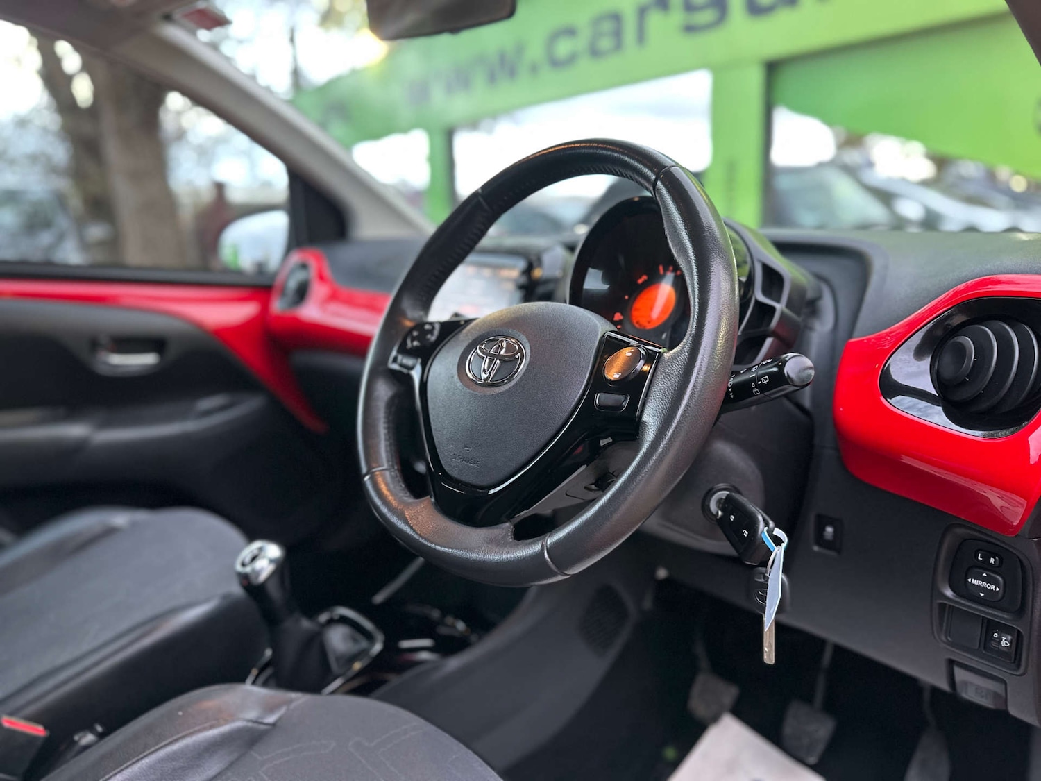 Used Toyota AYGO 2014 for sale - 76577478: Photo 2