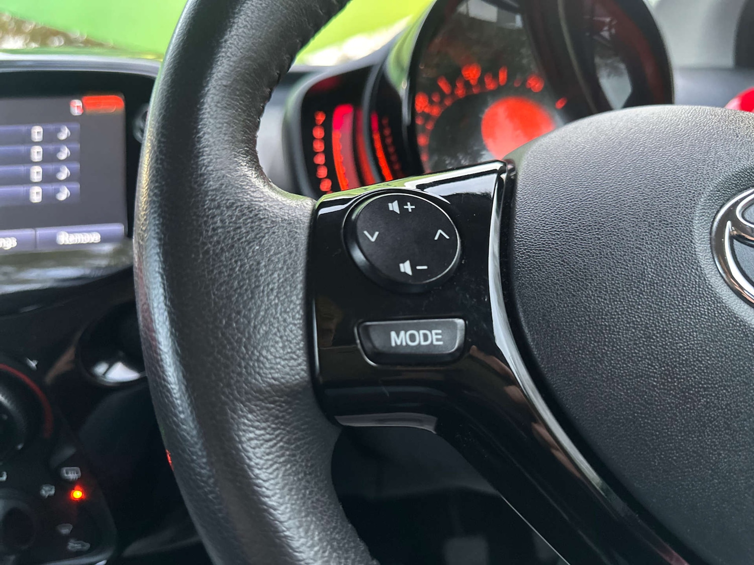 Used Toyota AYGO 2014 for sale - 76577478: Photo 24