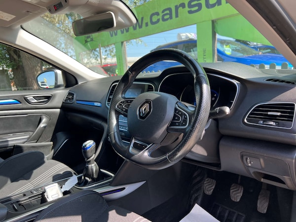 Used Renault Megane 2017 for sale - 74900035: Photo 2