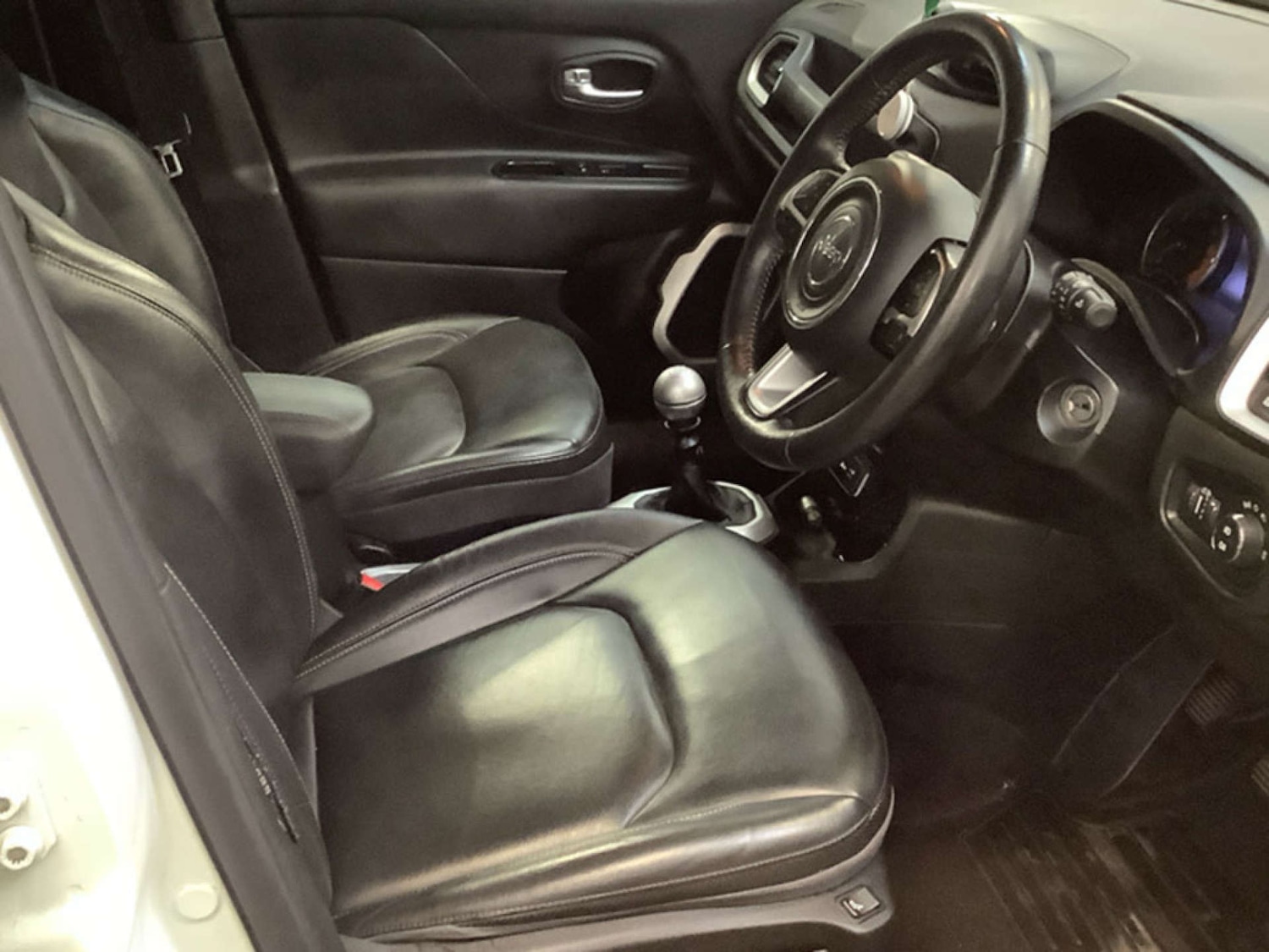 Used Jeep Renegade 2015 for sale - 77933958: Photo 3