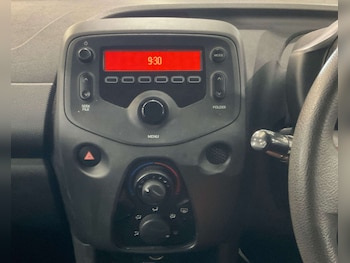 Used Toyota AYGO 2019 for sale - 76263540: Photo 2