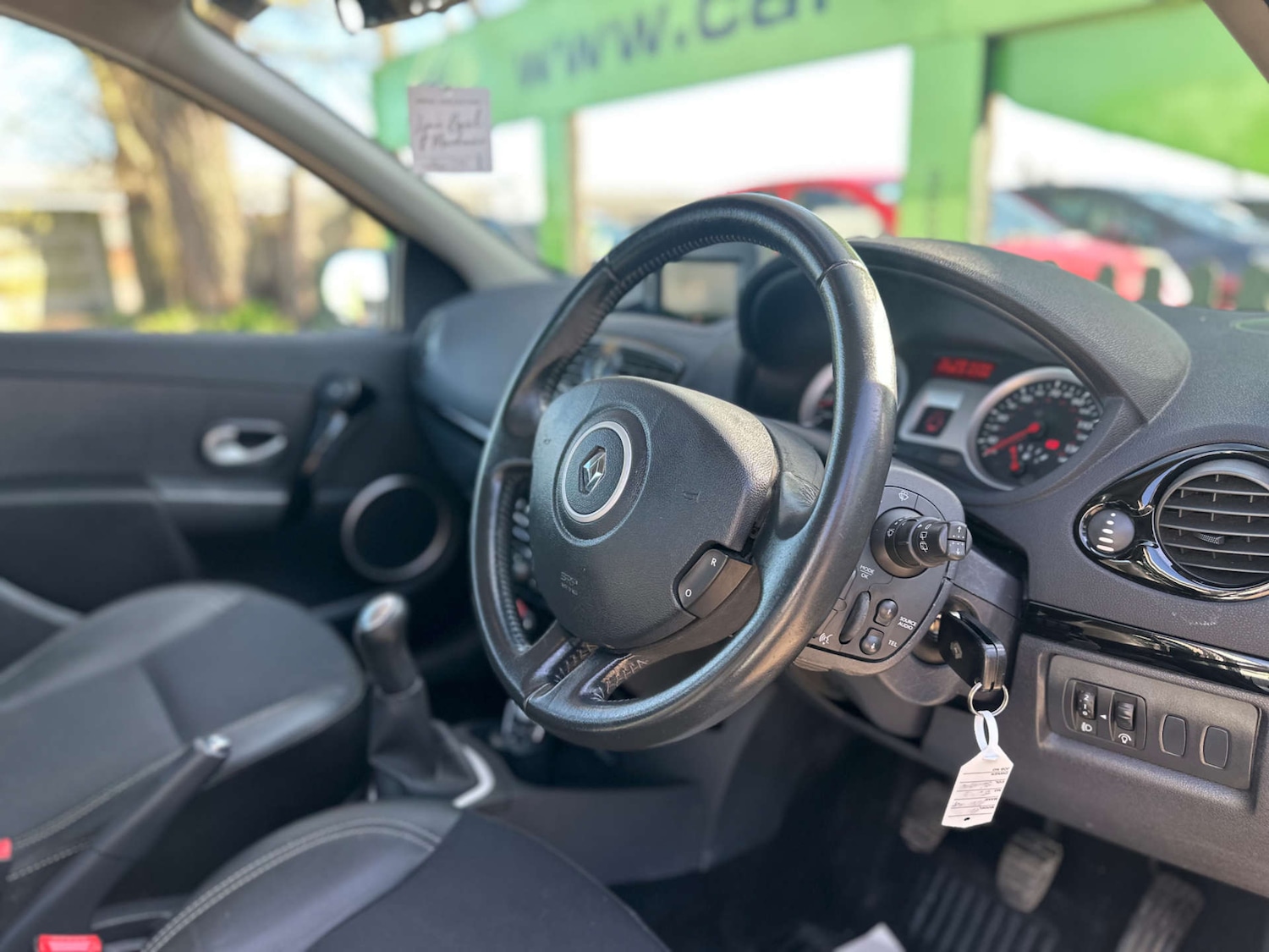 Used Renault Clio 2012 for sale - 77735039: Photo 2