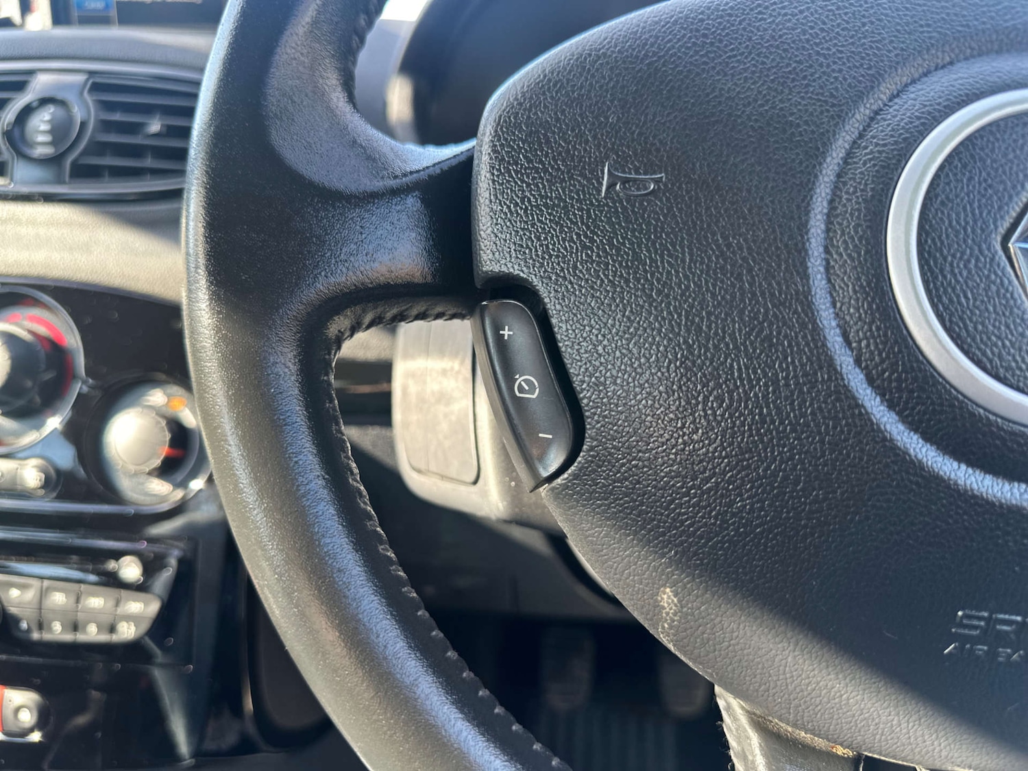 Used Renault Clio 2012 for sale - 77735039: Photo 21