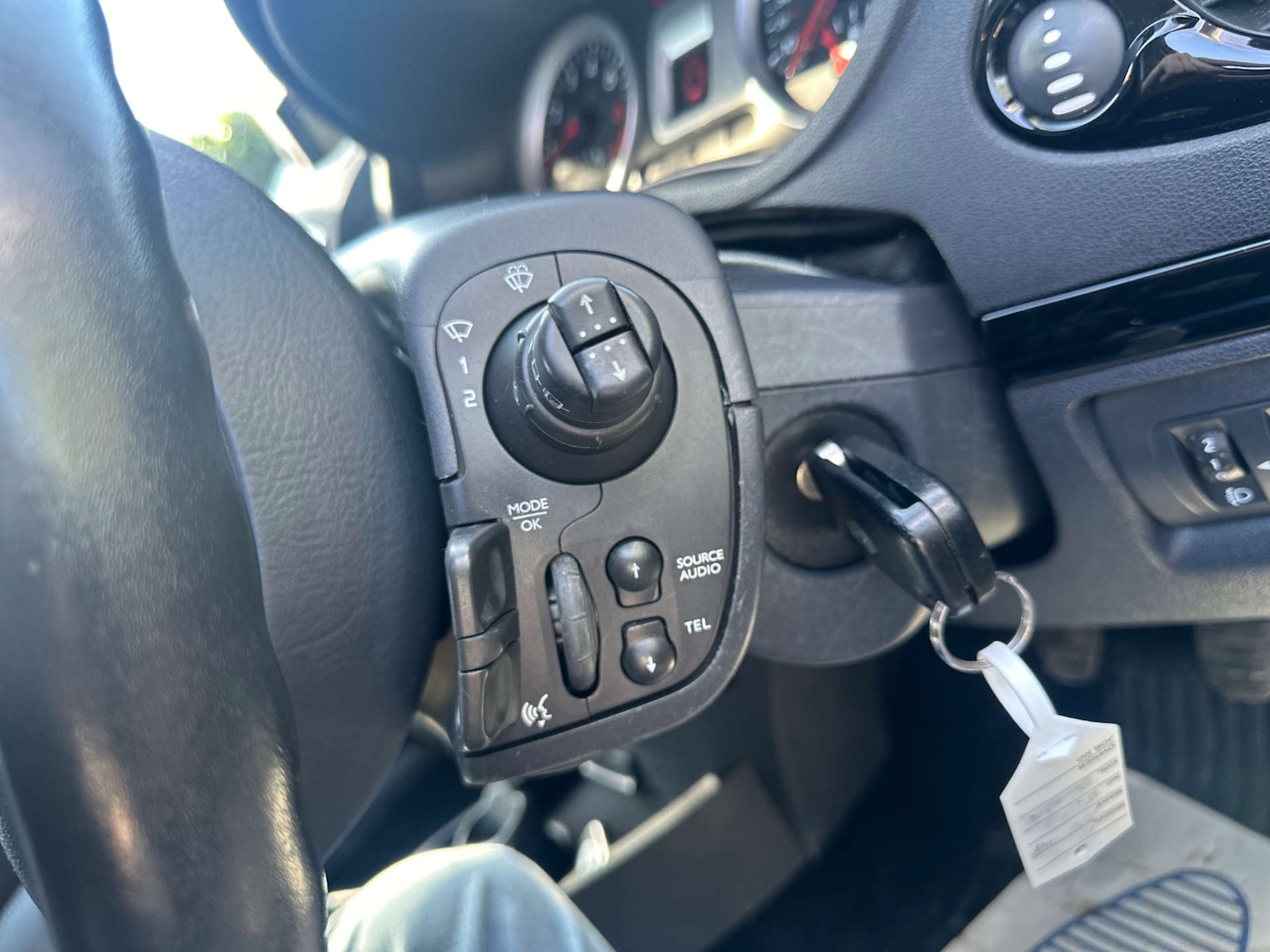 Used Renault Clio 2012 for sale - 77735039: Photo 24