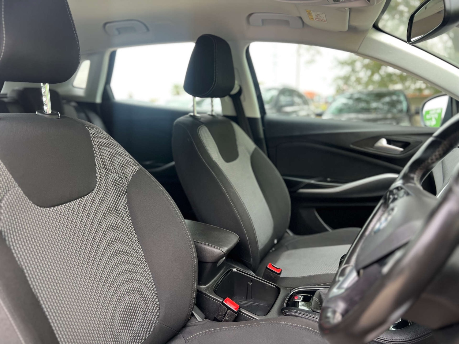 Used Vauxhall Grandland X 2018 for sale - 76601628: Photo 2