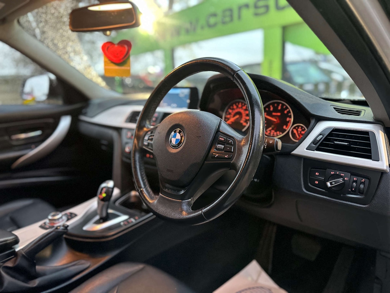 Used BMW 3 Series 2014 for sale - 76709159: Photo 2