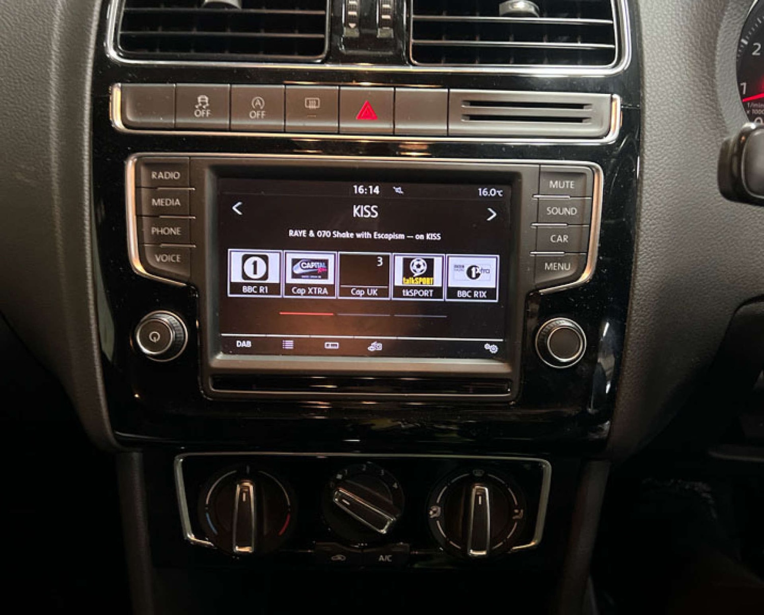 Used Volkswagen Polo 2017 for sale - 76577479: Photo 2