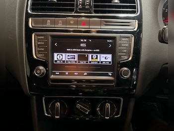 Used Volkswagen Polo 2017 for sale - 76577479: Photo