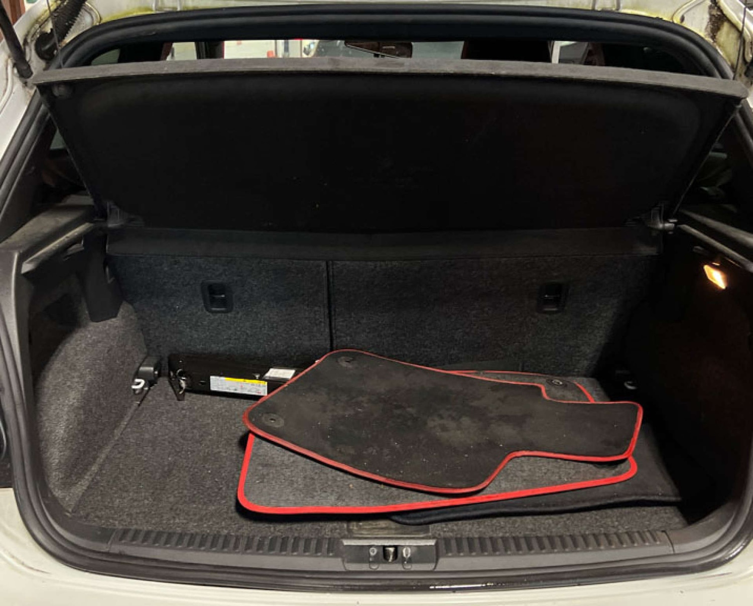 Used Volkswagen Polo 2017 for sale - 76577479: Photo 8