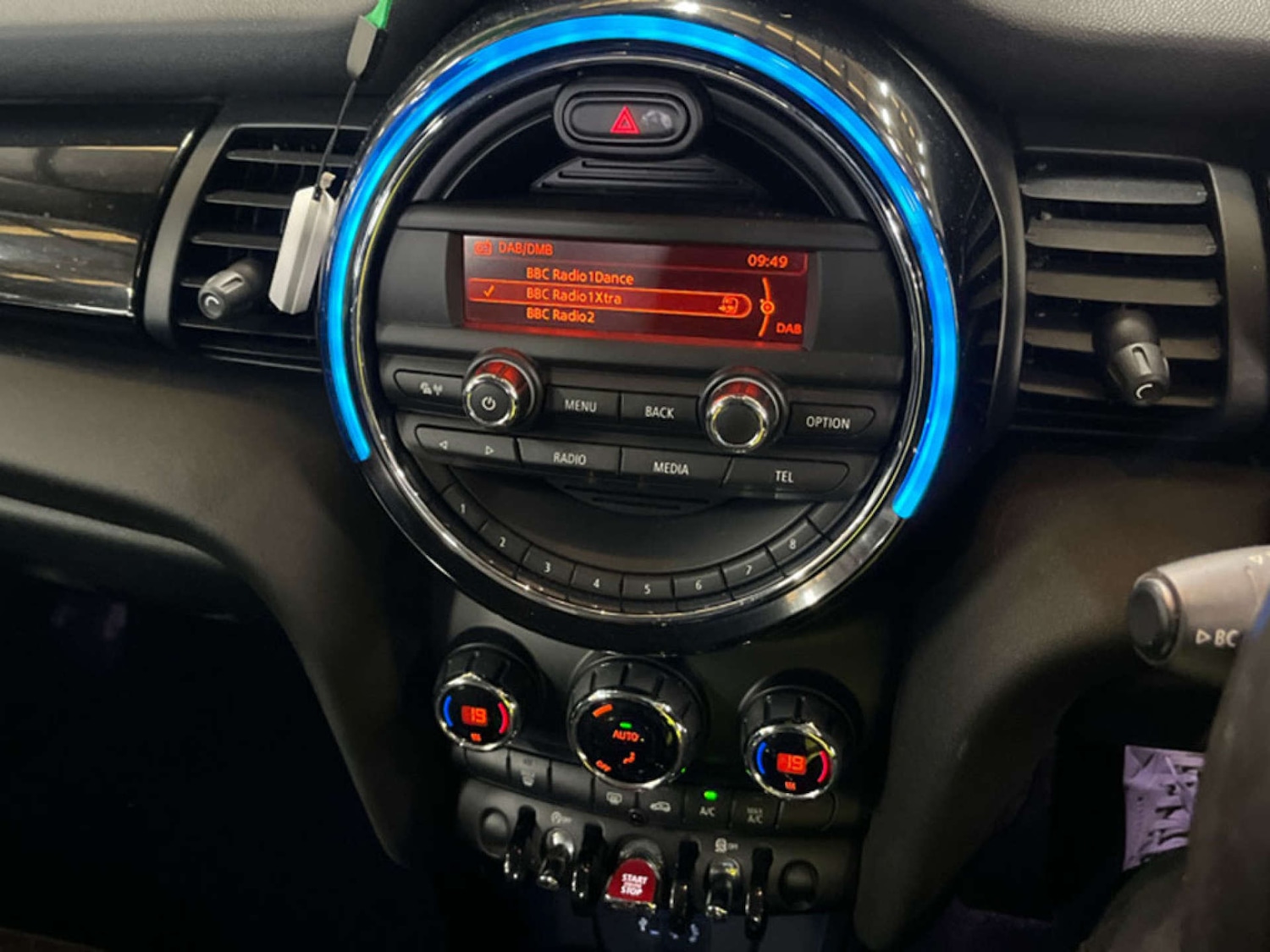 Used MINI Hatch 2017 for sale - 77933956: Photo 2