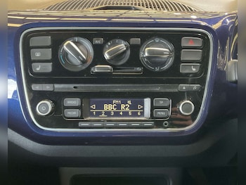 Used Volkswagen up! 2016 for sale - 76469515: Photo