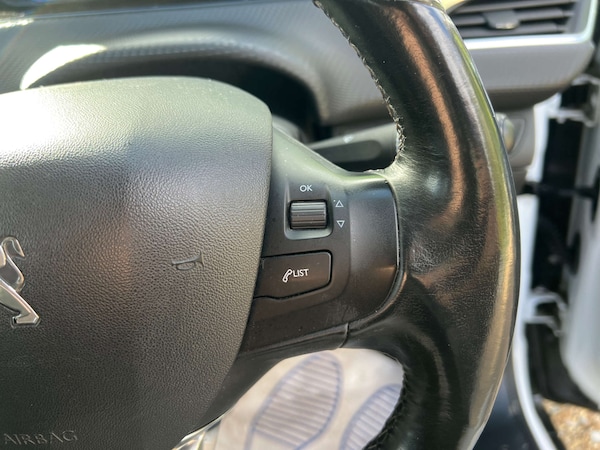 Used Peugeot 2008 2014 for sale - 76265223: Photo 28