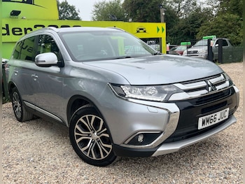Used Mitsubishi Outlander 2016 for sale - 76921273: Photo