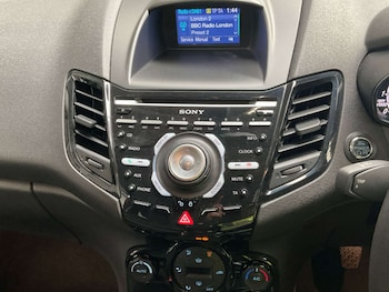 Used Ford Fiesta 2015 for sale - 78370334: Photo