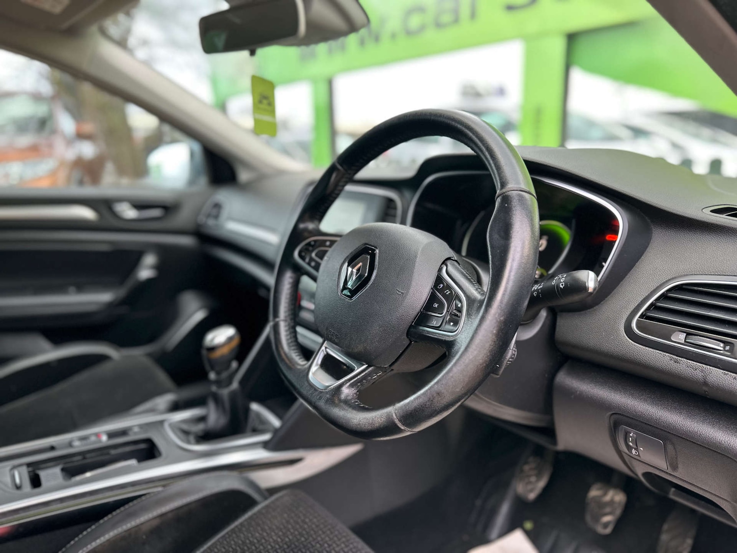 Used Renault Megane 2016 for sale - 77483346: Photo 2