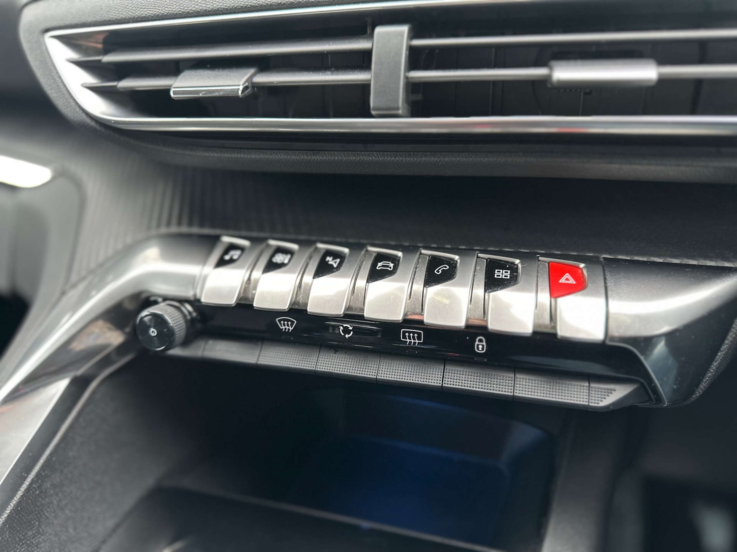 Used Peugeot 3008 2017 for sale - 77392220: Photo 26