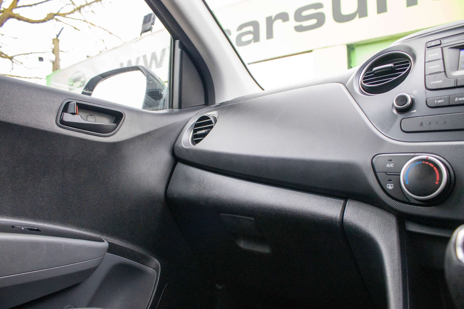 Used Hyundai i10 2017 for sale - 78056687: Photo 15