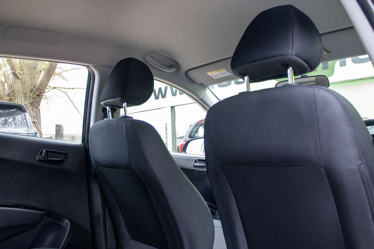 Used Hyundai i10 2017 for sale - 78056687: Photo 9